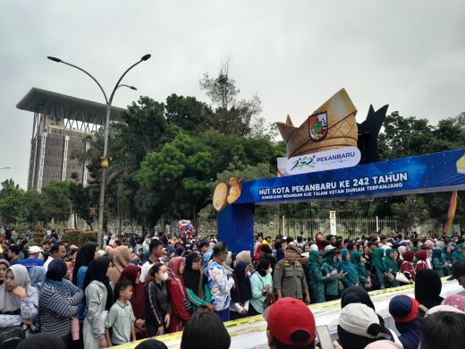 Ribuan Warga Kota Pekanbaru Padati Area Festival Talam Durian 